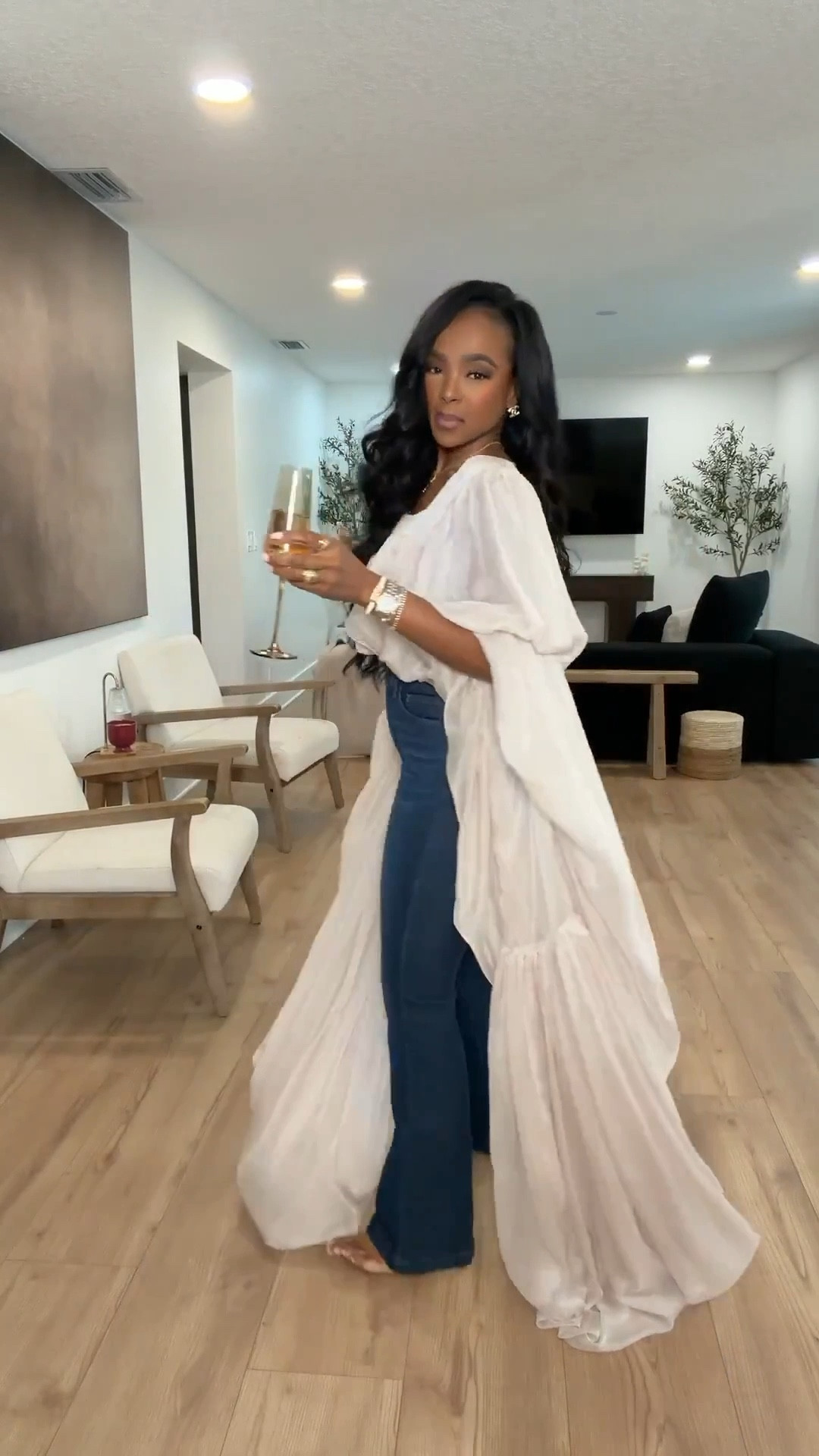 Romantic, effortless, and easy to wear.
An elevated mix of comfort and femininity — this off-shoulder flowy top paired with high-waisted denim creates a flattering, relaxed silhouette that still feels styled and intentional. Chic, comfortable, and perfect for long dinners or casual plans that call for something a little extra.

Perfect for brunch, fall dinners, casual date nights, and polished everyday outings.

📏 Sizing: Top (Small) • Jeans (26) • Heels (True to size)

off-shoulder blouse outfit, fall dinner outfit ideas, feminine casual style, elevated denim look, effortless chic outfit inspiration

✨ Everything linked below for easy shopping

Follow me on Instagram and YouTube @kirasfashionfinds