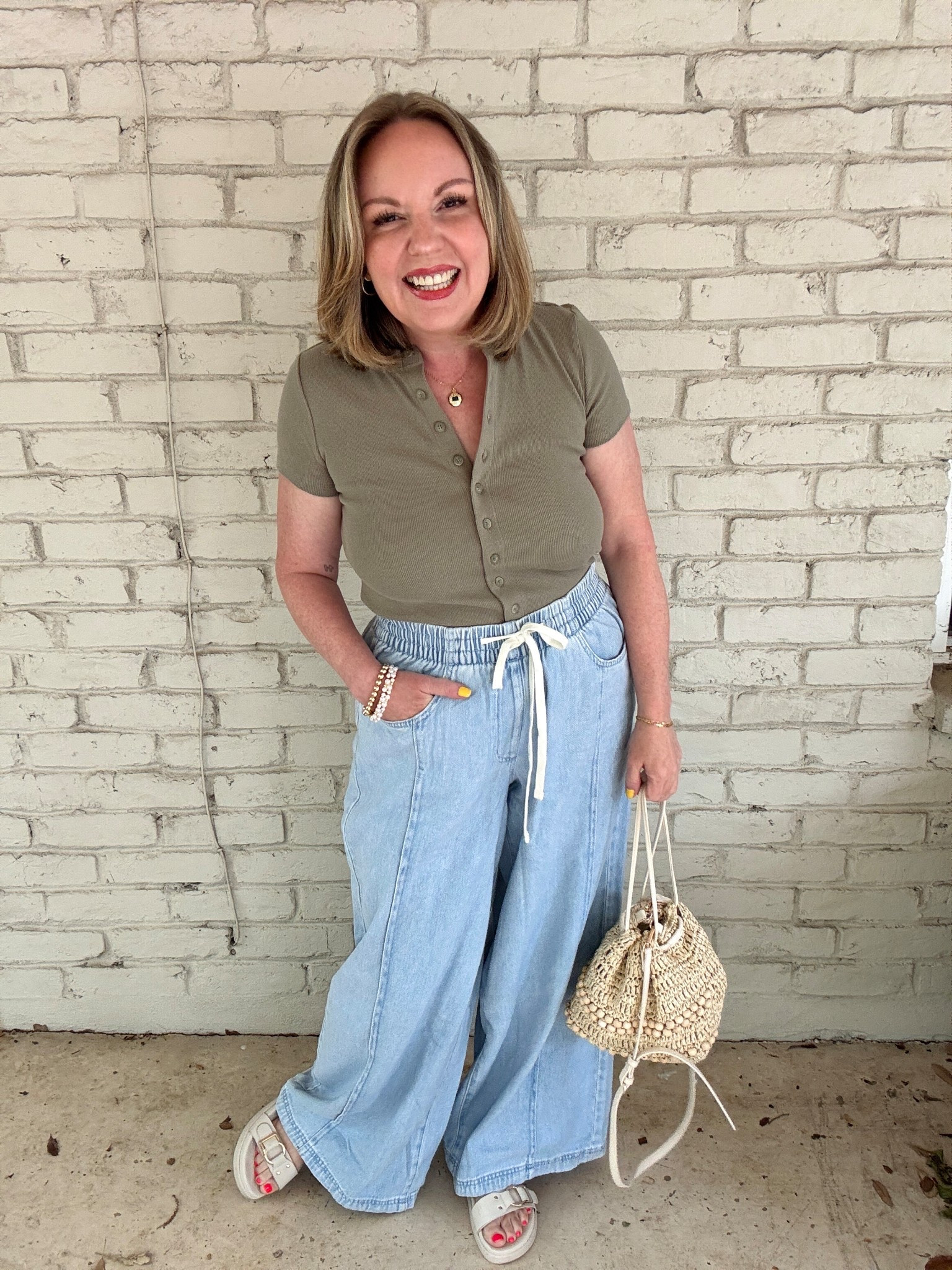 Medium top & bottom 

#LTKMidsize #LTKOver40 #LTKSeasonal