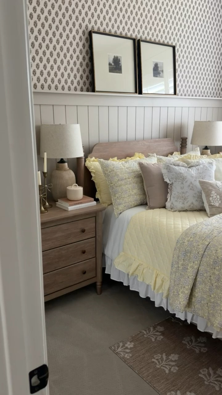 LOVE how this room came together!! This stunning rug has also just been restocked in 5x7!

#LTKSeasonal #LTKHome