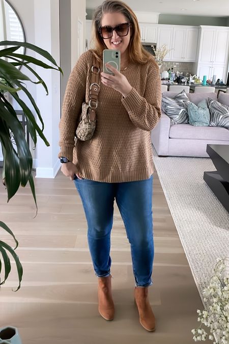 The perfect Fall outfit that I wore this week on a day date with my guy. 

Sweater- size M
Jeans - size 14
Boots - size 8

#LTKfit #LTKcurves #LTKSeasonal