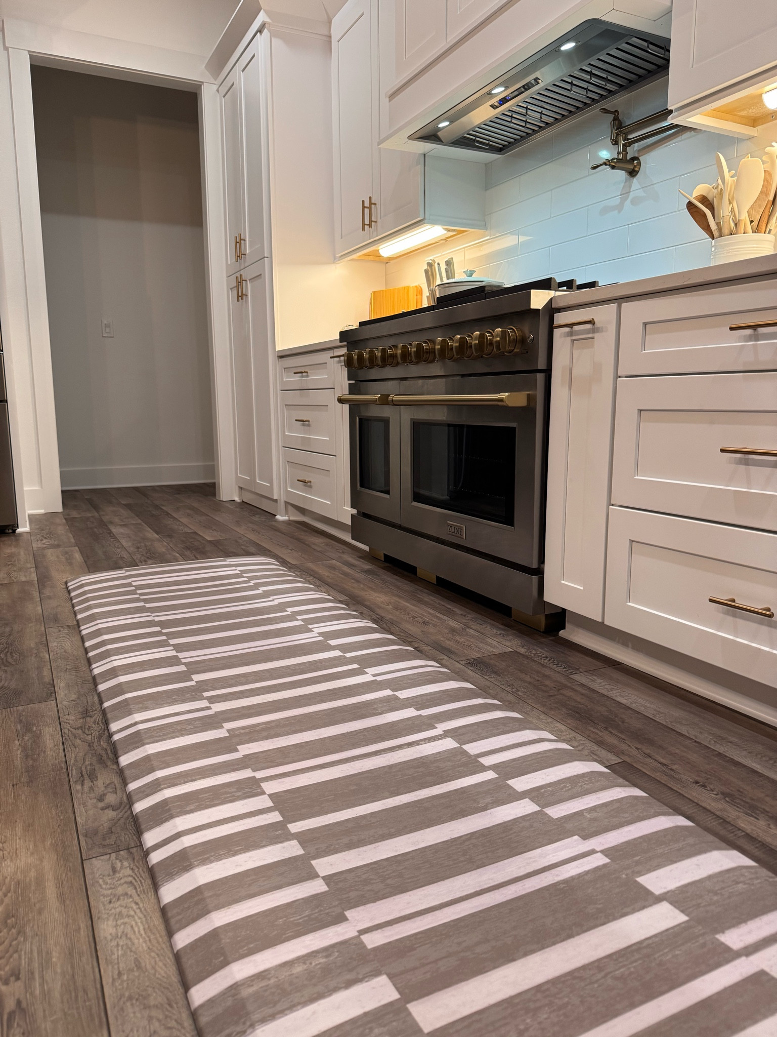 House of Noa standing mat
Kitchen floor mat
Laundry room floor mat

#LTKHome #LTKSaleAlert