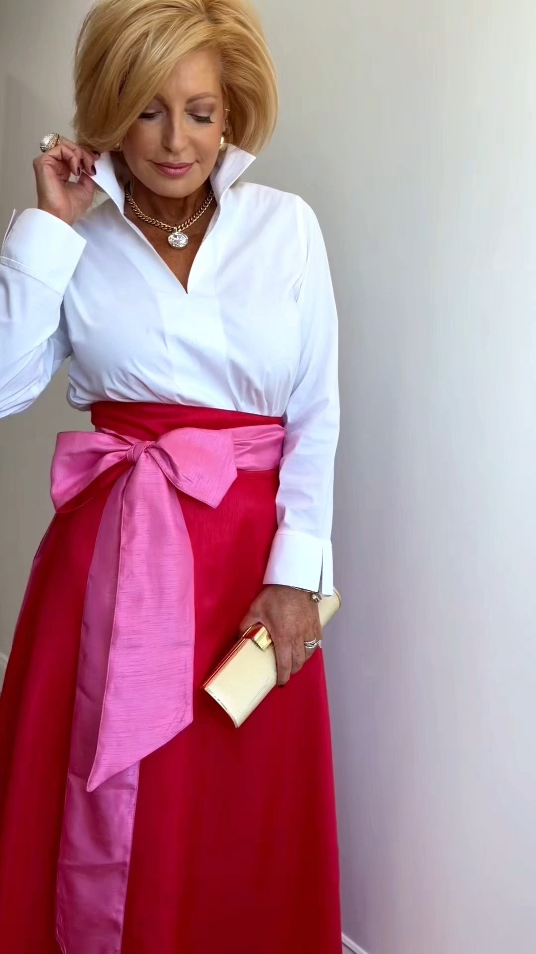 Sizes I’m wearing 
Wrap Skirt xs/s (fits sizes 0-8).
White top/med
Sequin pants/small  
Hot pink feather dress/size Small & fits a 6/8


#LTKTravel #LTKHoliday #LTKBeauty