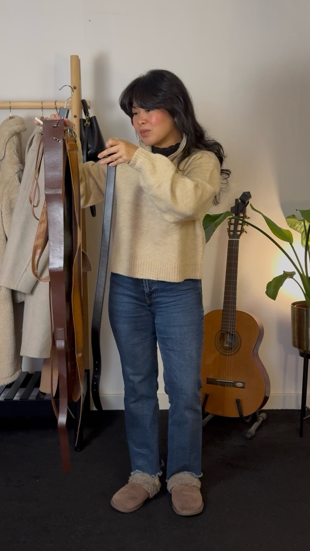 POV: -6° on a short commute… coat or no coat? 👀

#styling #winteroutfitideas #petitefashion
#Itkeurope #chelseaboots

[winter fashion, corporate fashion, winter outfits, sweater outfits, outfit inspo, styling, workwear inspo, sweater, office sweater, corporate fashion, corporate style,]

#LTKwinter #LTKeurope #LTKpetite