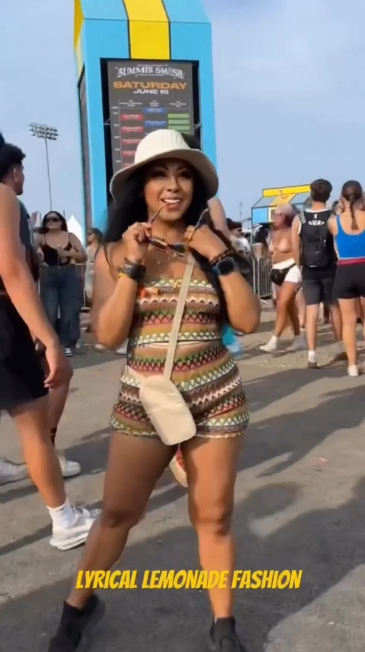  I traveled to CHICAGO ✈️ to attend a festival 🌈 FESTIVAL FASHION🌈
.
I had the best time at Lyrical Lemonade 🍋 with the most exciting lineup 🍋 SOUND ON 🎶
🌈 ARE YOU PLANNING TO ATTEND ANY FESTIVALS THIS SUMMER IN THE US AND EUROPE?
DO YOU HAVE YOUR OUTFITS READY TO IMPRESS? 

#LTKSummerSales #LTKVideo #LTKParties