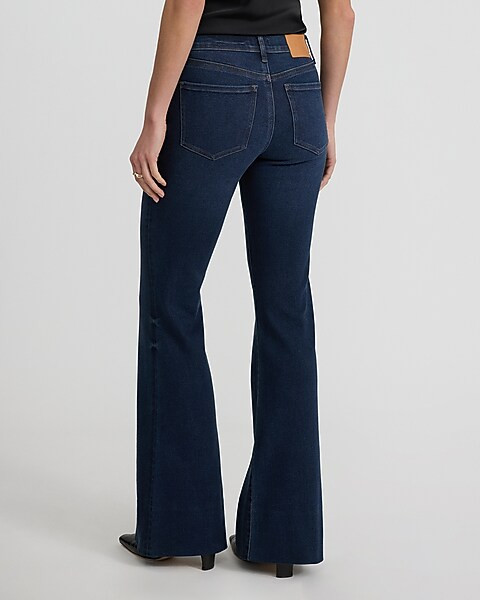 Mid Rise Dark Wash Hyper Sculpt '70s Flare Jeans | Express
