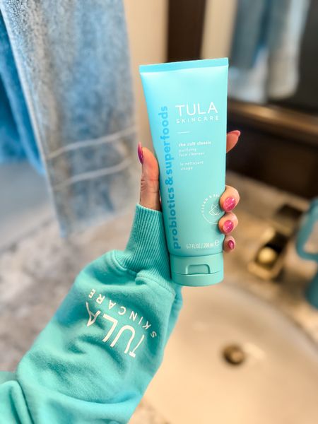 Code: HEYITSJENNA saves you 15% sitewide at Tula!! Must have a spring skin care cult, classic cleanser while purge your pores. Your face will be amazing and so ready for spring 
perfect for vacation.

#tulapartner 
#embraceyourskin