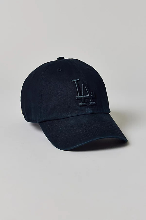 '47 Brand MLB Los Angeles Dodgers Team Logo Clean Up Hat in Pitch black at Urban Outfitters | Urban Outfitters (US and RoW)