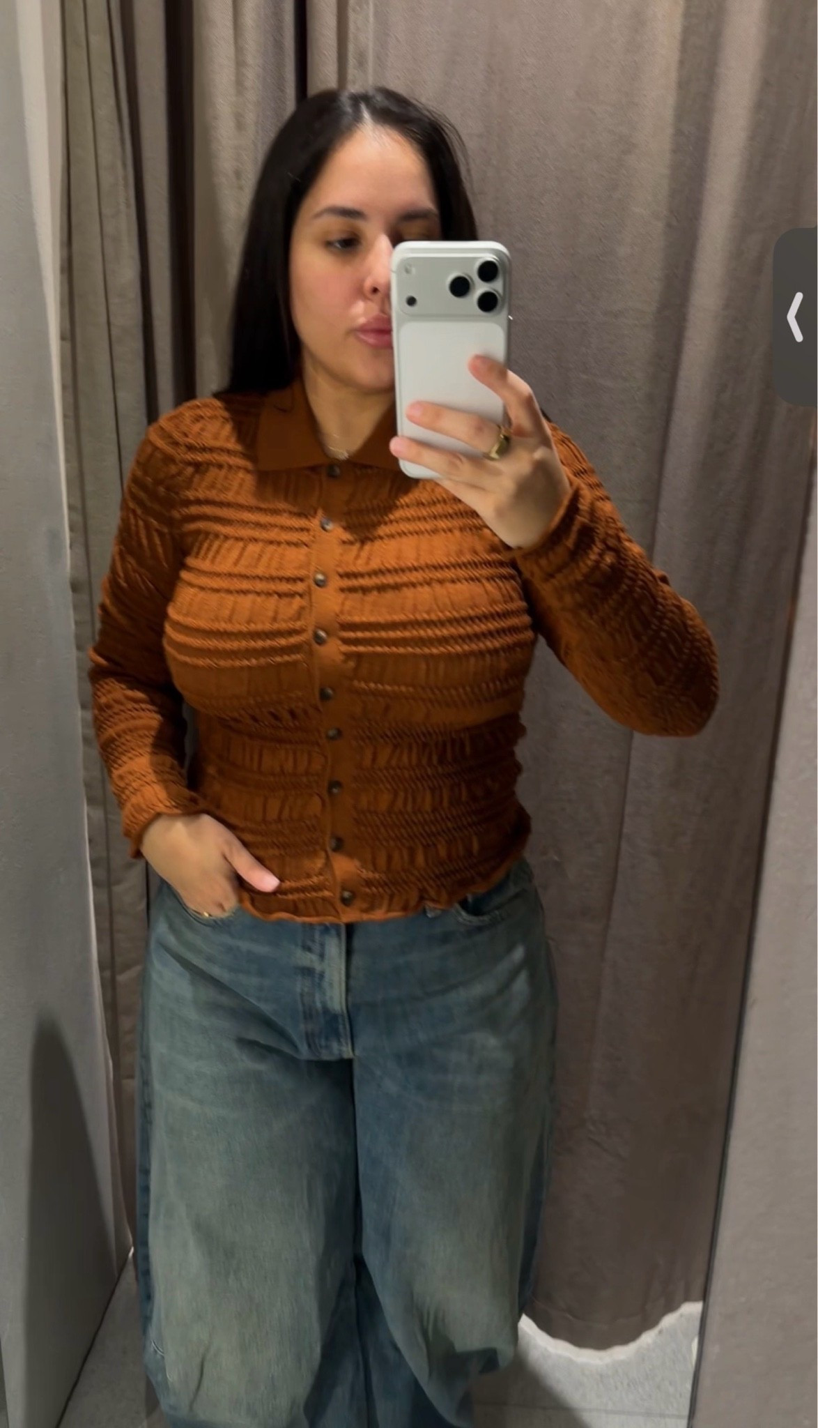 Long sleeve top! Wearing size L

#LTKootd #LTKMidsize