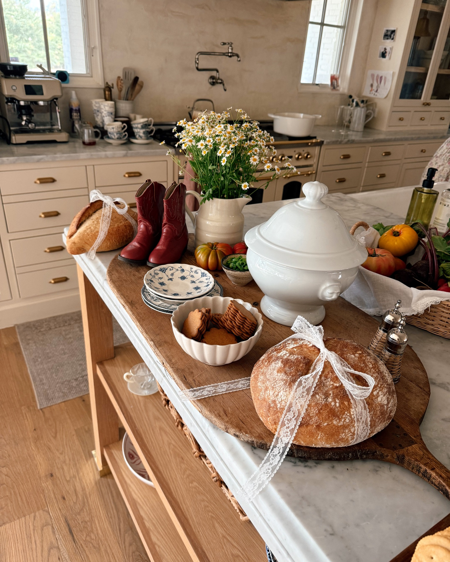 My favorite hosting essentials from the white serving bowls, blue and white dishes and everything in between. 

Hosting, baby shower, hostess, holidays, home decor, home

#LTKHome