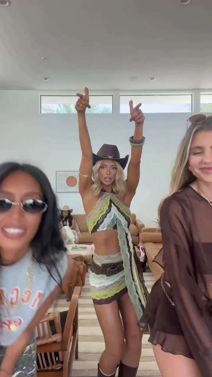 here’s your trouble #stagecoach 

 #LTKFestival #LTKgrwm #LTKootd
