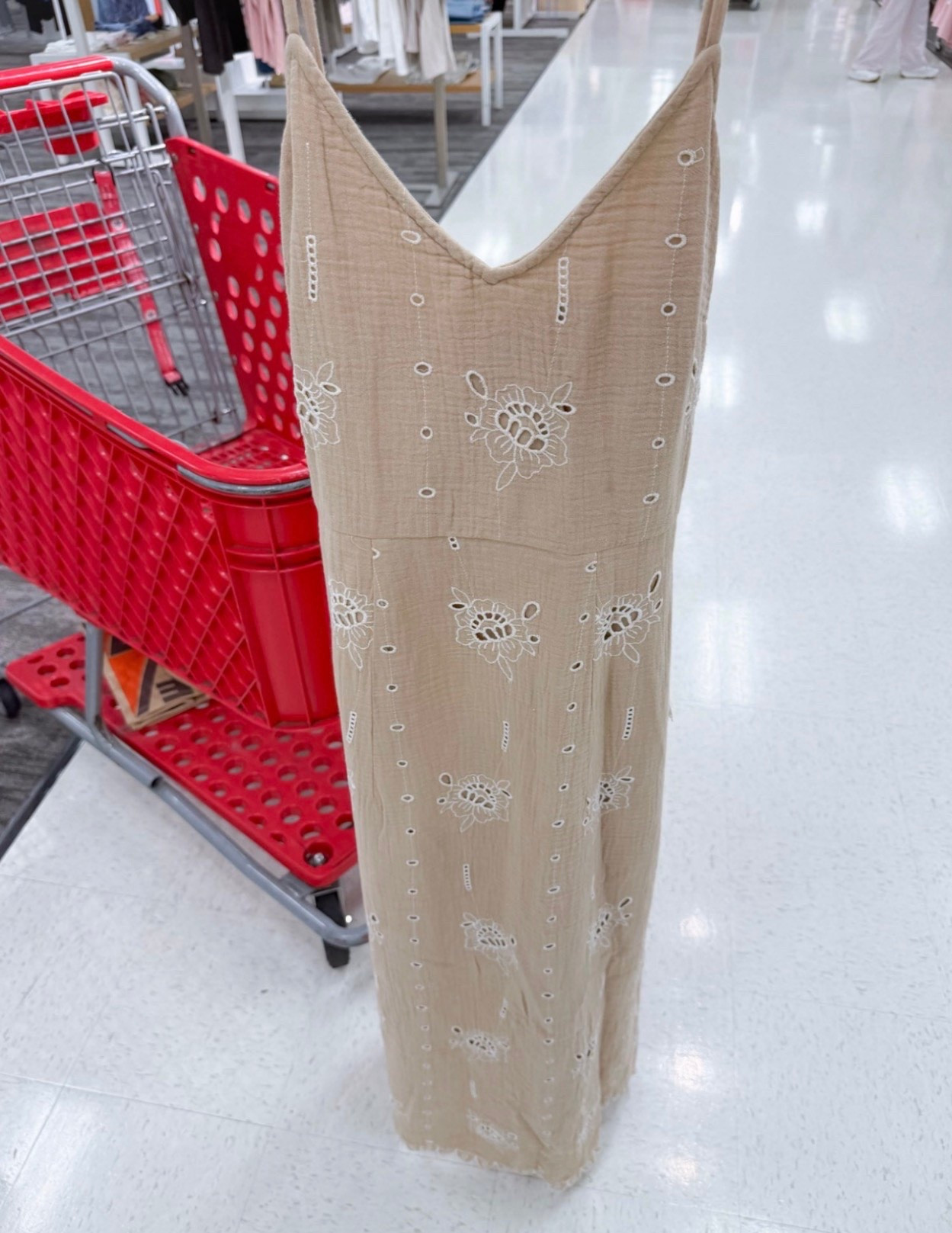 New sundress at Target! Available in two different colors!


#target #targetfinds #targetstyle #universalthread #targetdresses 

 #LTKootd #LTKSeasonal #LTKTravel