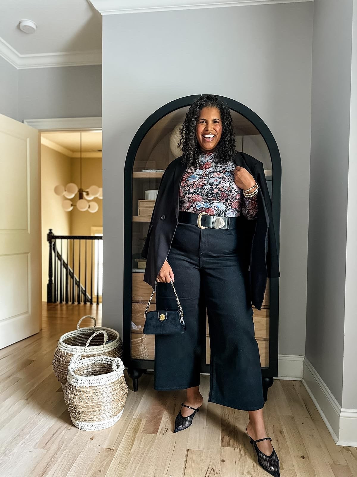 Loving these chic new pieces! Perfect for work or play. I’m wearing size xxl in floral top, size 2x in blazer and size 20 in jeans. Check them out! #fashion #ootd

#LTKFindsUnder100 #LTKPlusSize #LTKStyleTip