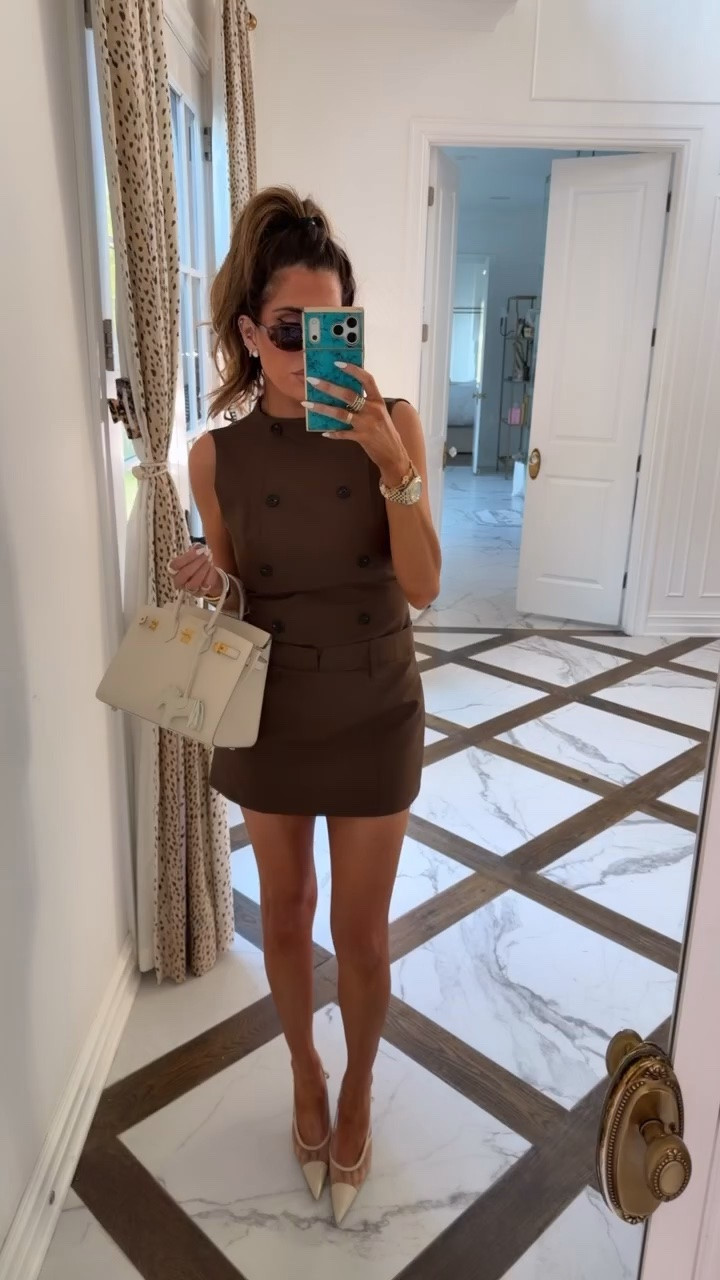 CUTE dress for the fall!! Love that it has built in shorts! I’m wearing a small!! 

Zara fashion, Zara finds, Fall dresses, Fall outfits women, Autumn dresses, Business casual outfits, Teacher outfits, Gemme Beauty, Emily Gemma

#LTKWorkwear #LTKootd #LTKSeasonal