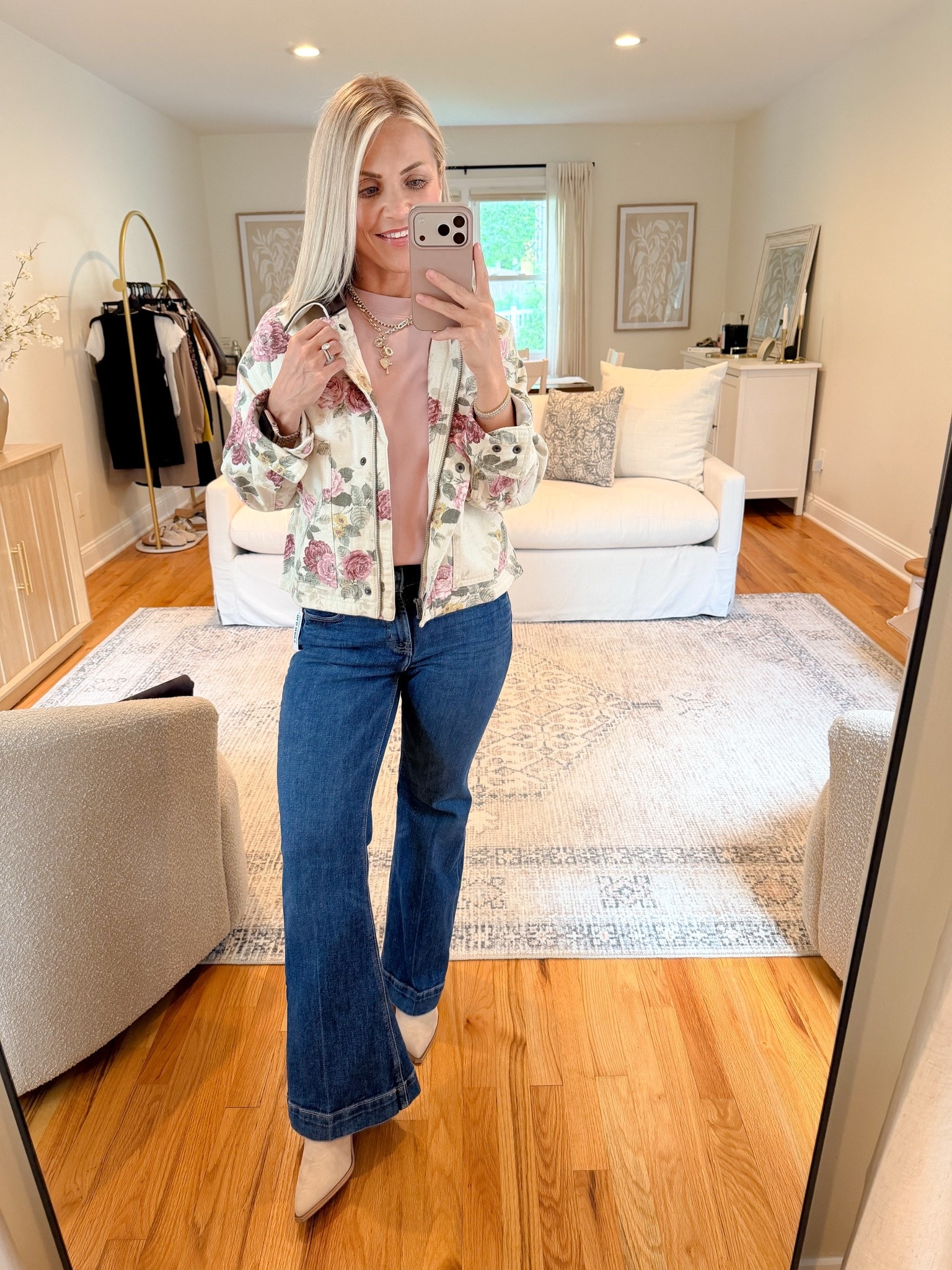 Old Navy New Arrivals for Fall! 


Fall fashion, fall outfits, date night outfits, teacher outfits, fall style, petite jeans, flare jeans, petite style, midsize fashion, old navy fashion

#LTKSeasonal #LTKPetite #LTKMidsize