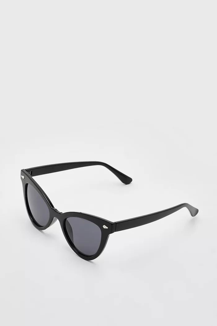 All Black Cat Eye Sunglasses | boohoo (US & Canada)