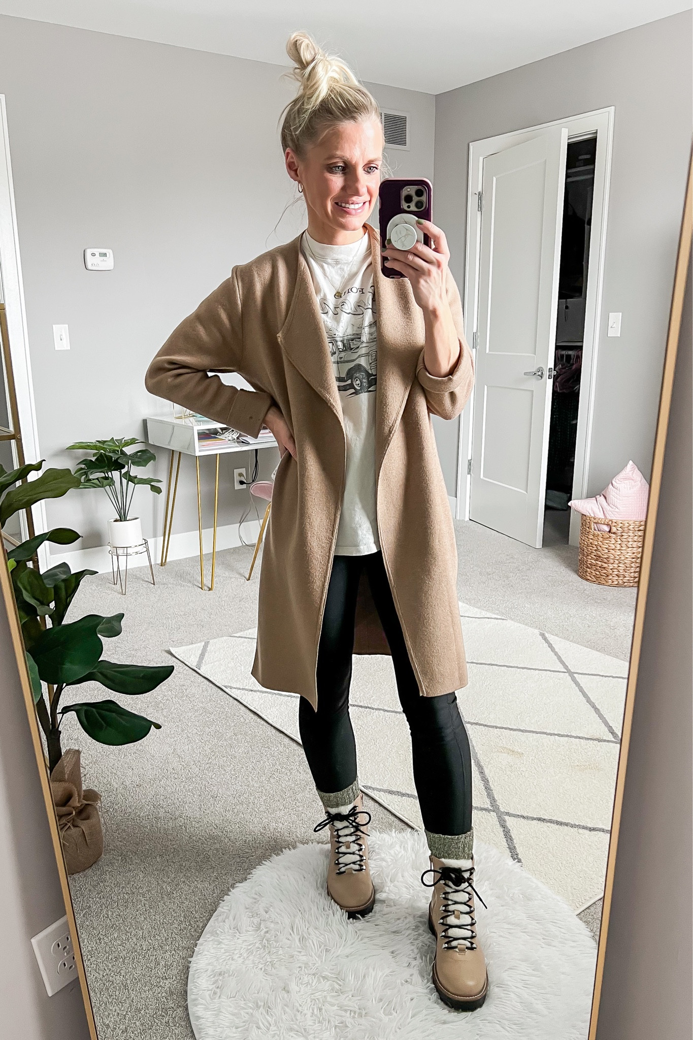 What I wore this week! 
T-shirt- xs
Coatigan- small
Leggings- small
Boots- sold out, linked similar 

#LTKSeasonal #LTKstyletip #LTKfindsunder100