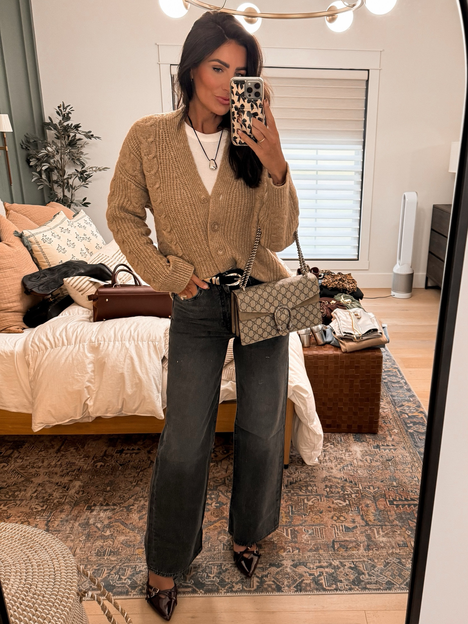 Fall fashion | casual outfit | black denim | Levi jeans | cardigan | Target finds 

#LTKFindsUnder100 #LTKFindsUnder50 #LTKStyleTip