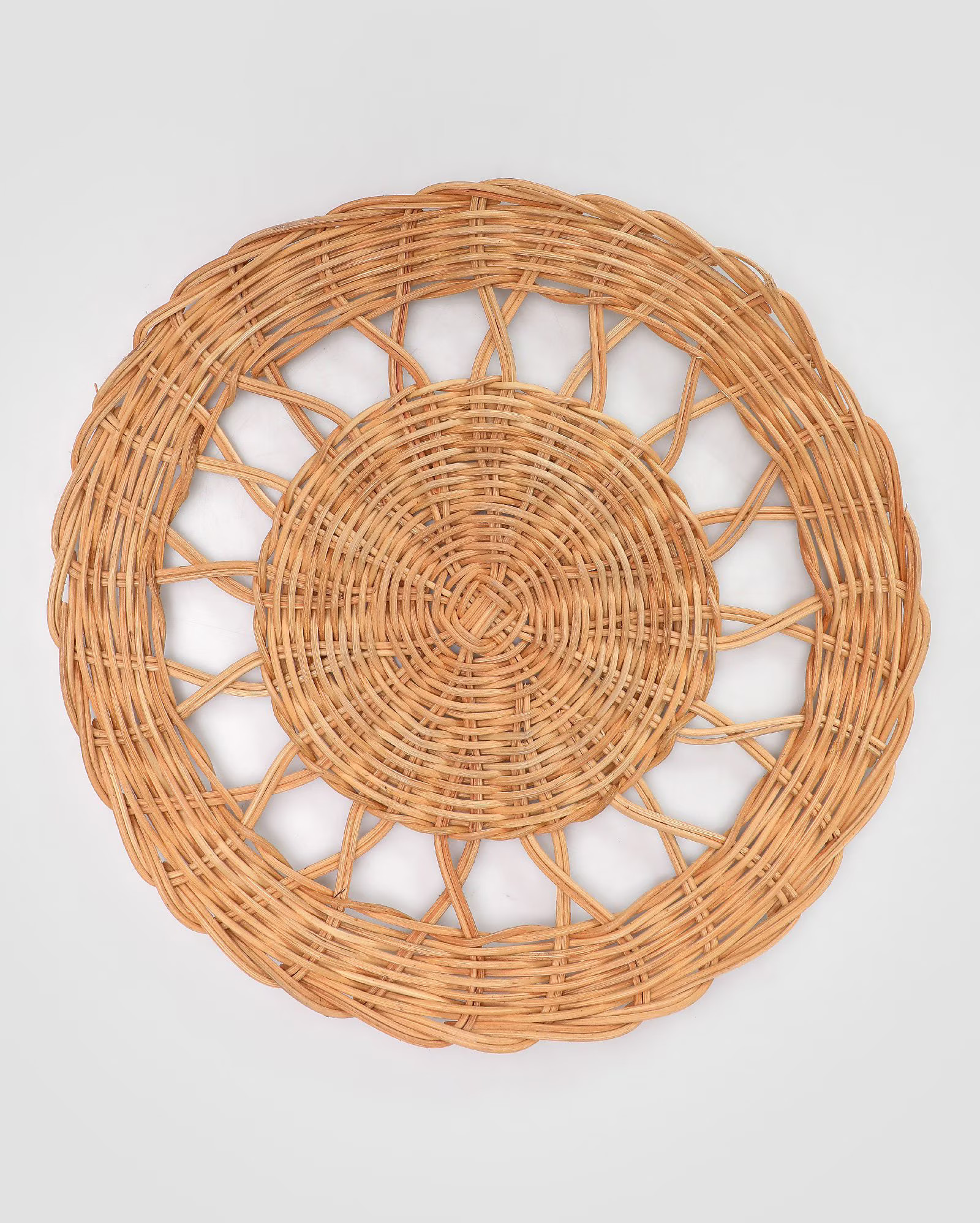 Sousplat rattan linhas 37cm bege | Casa Riachuelo | Riachuelo (BR)