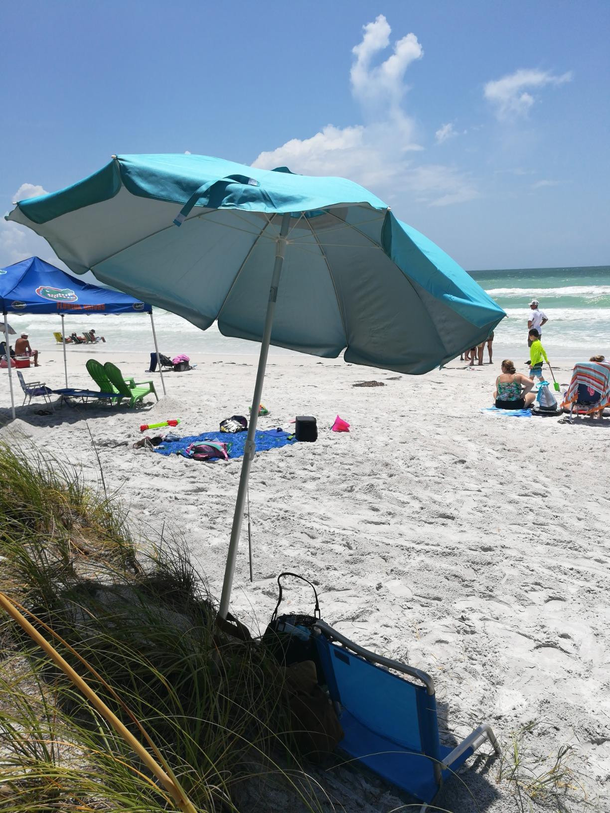 TANGKULA 6.5ft Outdoor Beach Umbrella with Sand Anchor, Patio Umbrella with Push Button Tilt & UP... | Amazon (US)