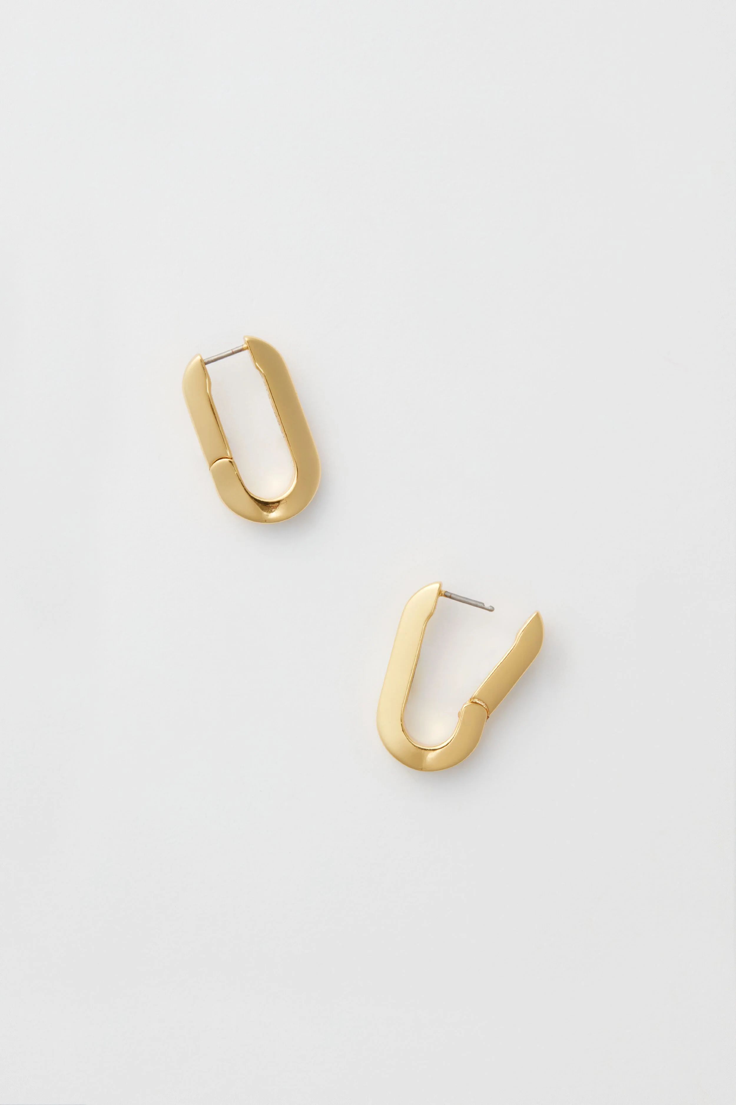 Gold U-Link Earrings | Tuckernuck (US)