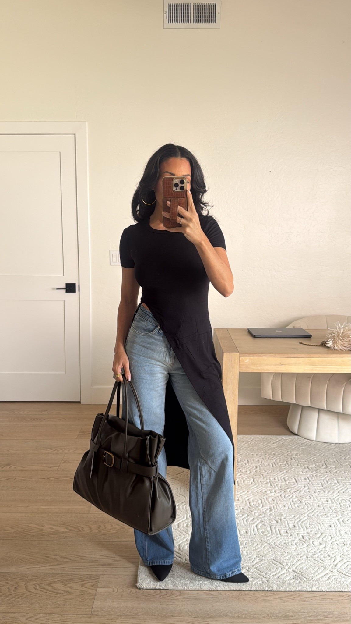 Fall outfit idea // Amazon top size XS // @Piral jeans Size 25 // Walmart bag

#LTKNYFW #LTKxWalmart #LTKSeasonal