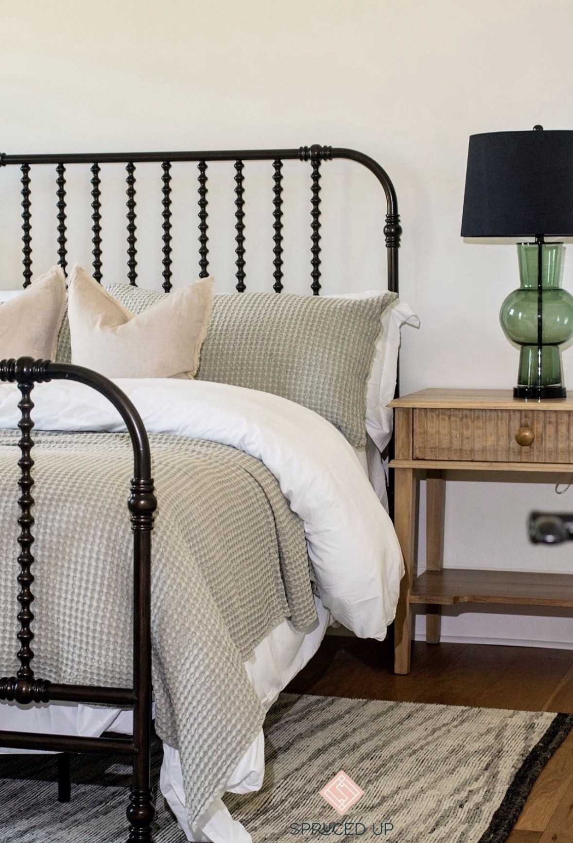 Guest bedroom favorites, bedroom home decor, bedding favorites 

#LTKHome