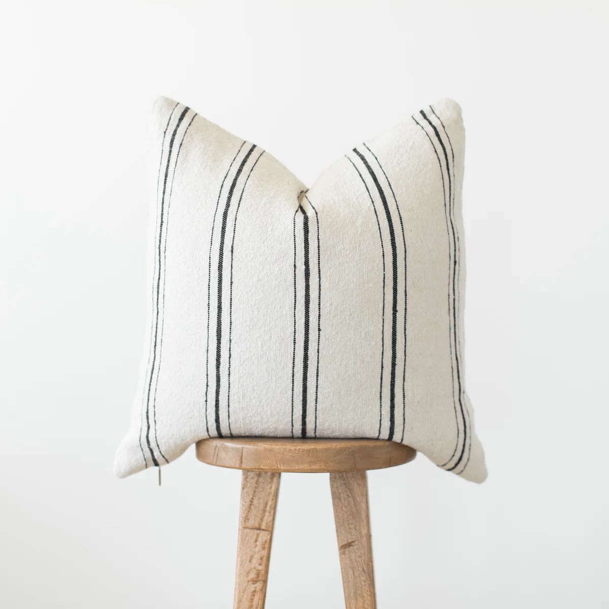 Ollie - 22" | 26" Moroccan Pillow Cover | Woven Nook