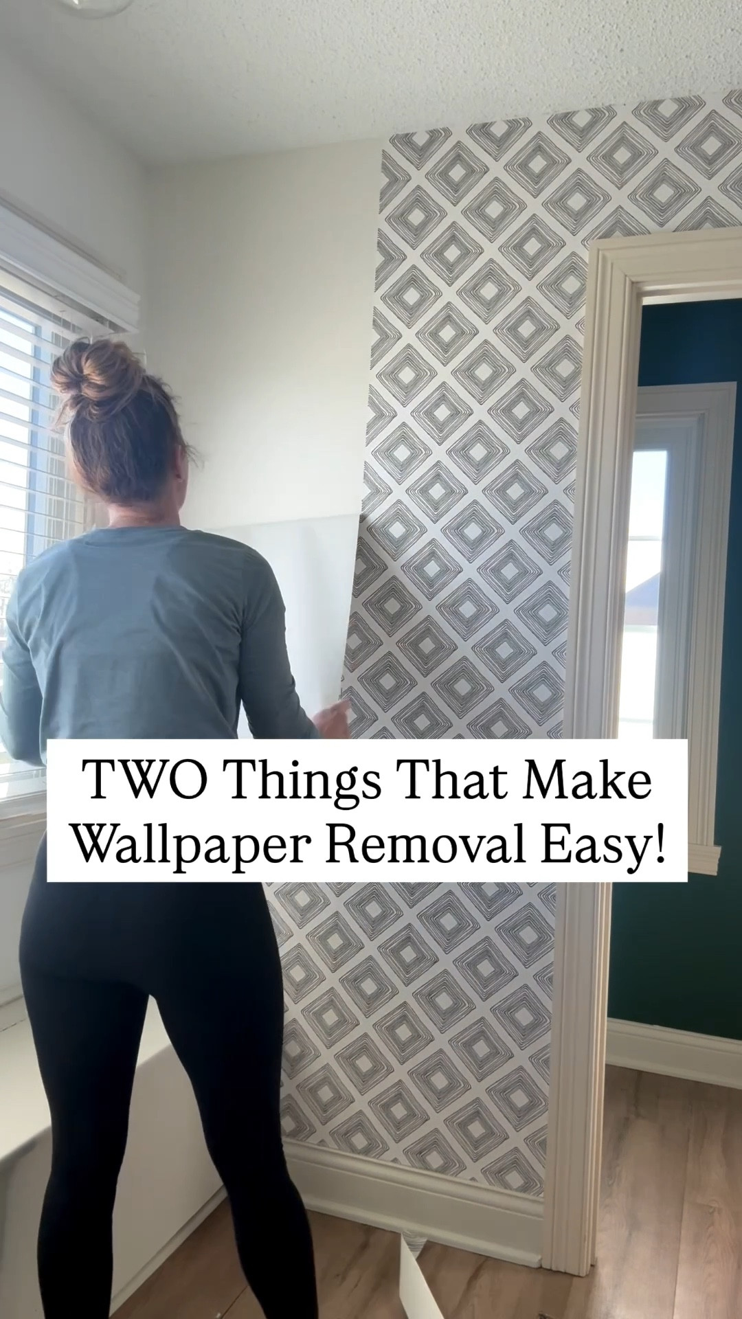 I’m sharing pretty SureStrip Wallpaper options! 

#LTKHome