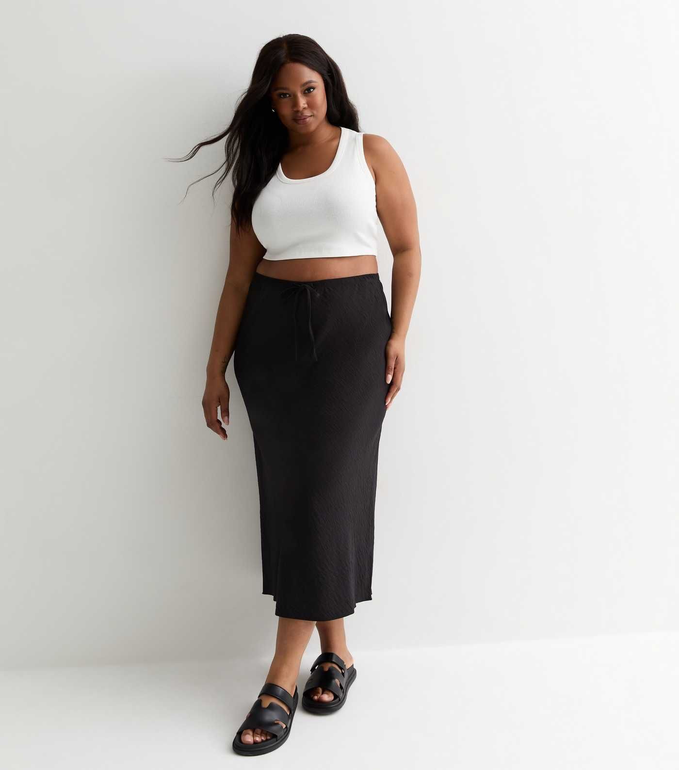 Curves Black Drawstring Midi Skirt
						
						Add to Saved Items
						Remove from Saved Items | New Look (UK)
