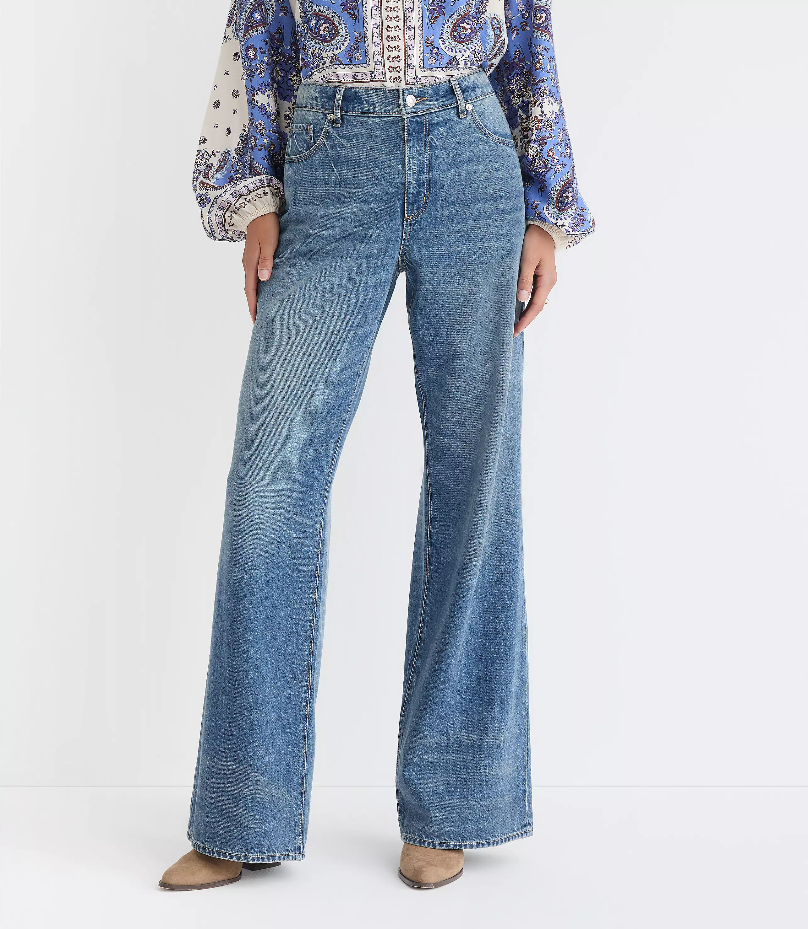 Curvy Mid Rise Wide Leg Jeans in Classic Mid Wash | LOFT