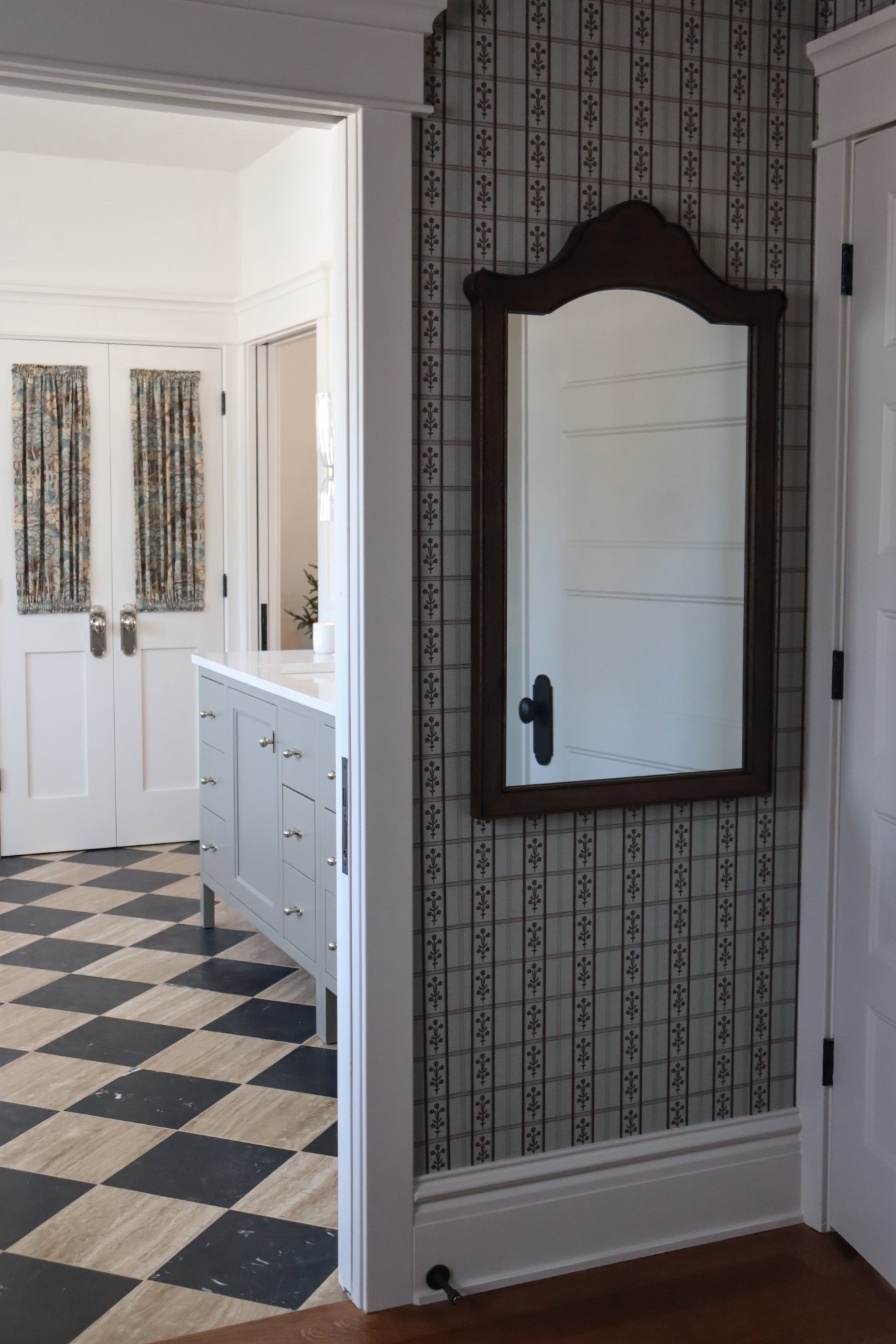 Cutesy closet mirror 🫶🏼