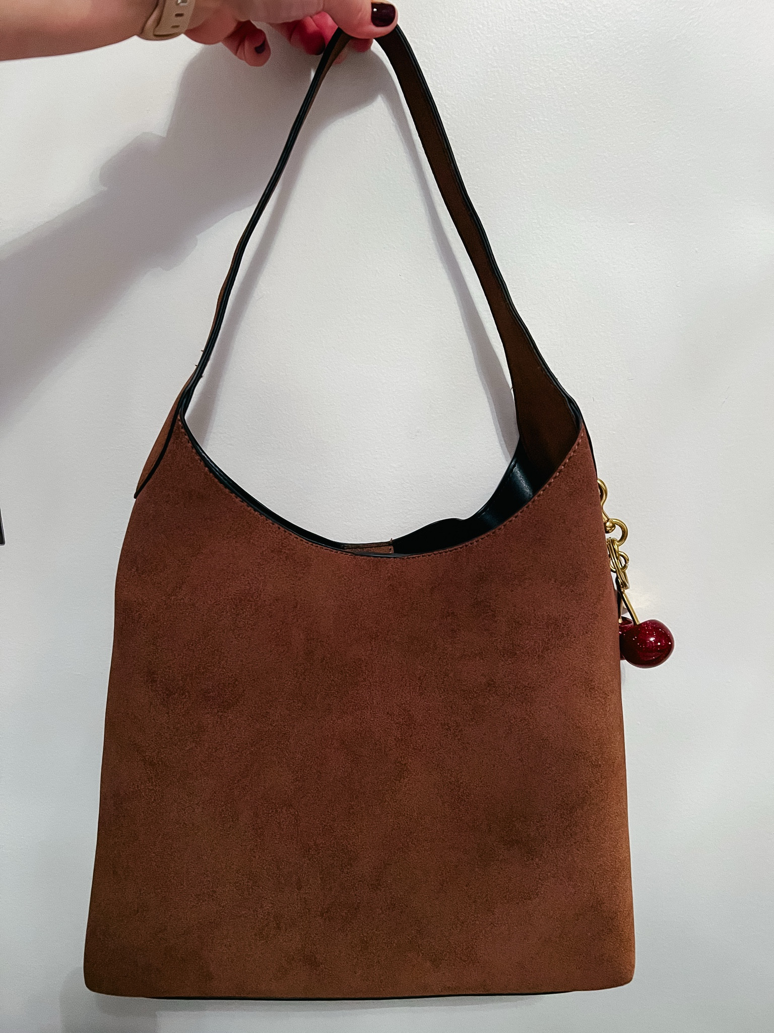 This bag is so good 😍. Coach Brooklyn 28 dupe suede. 



Amazon finds, look for less, fall bag, tote bag, suede bag 

#LTKStyleTip #LTKItBag #LTKFindsUnder50