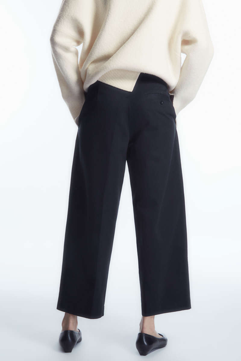 PLEATED BARREL-LEG CHINOS | COS (US)