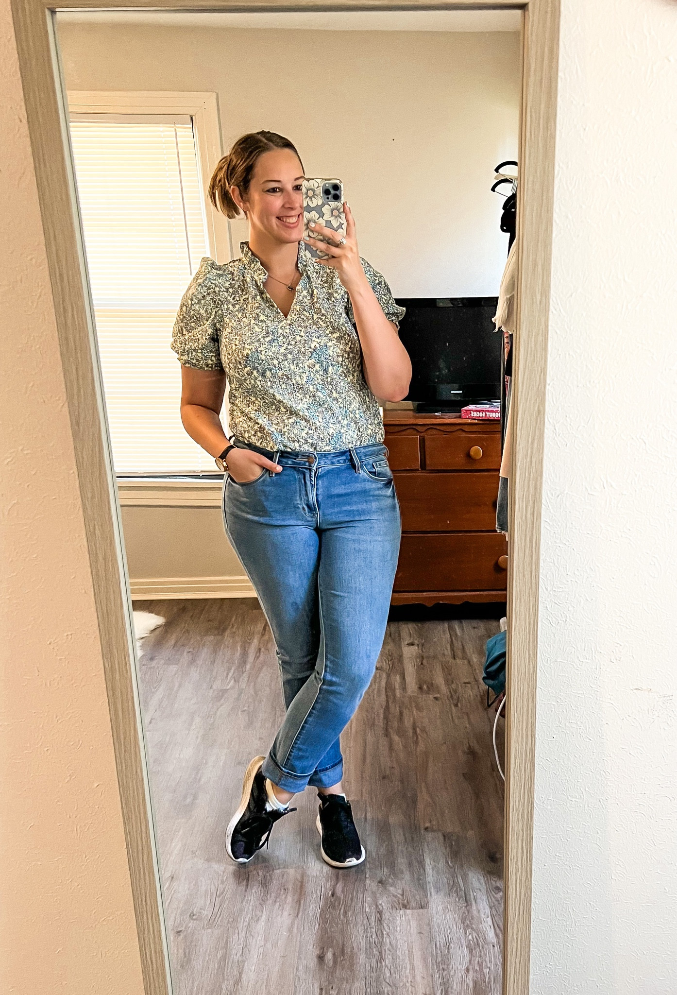 Wednesday 6.28.23 ootd - loft puff sleeve blouse (size medium) and old navy og mid rise straight jeans (10 long)

Midsize, midsize outfit, size 10, size 10 ootd, affordable outfit, casual outfit, old navy finds, work blouse, work top, floral top, 

#LTKFind #LTKSeasonal #LTKworkwear