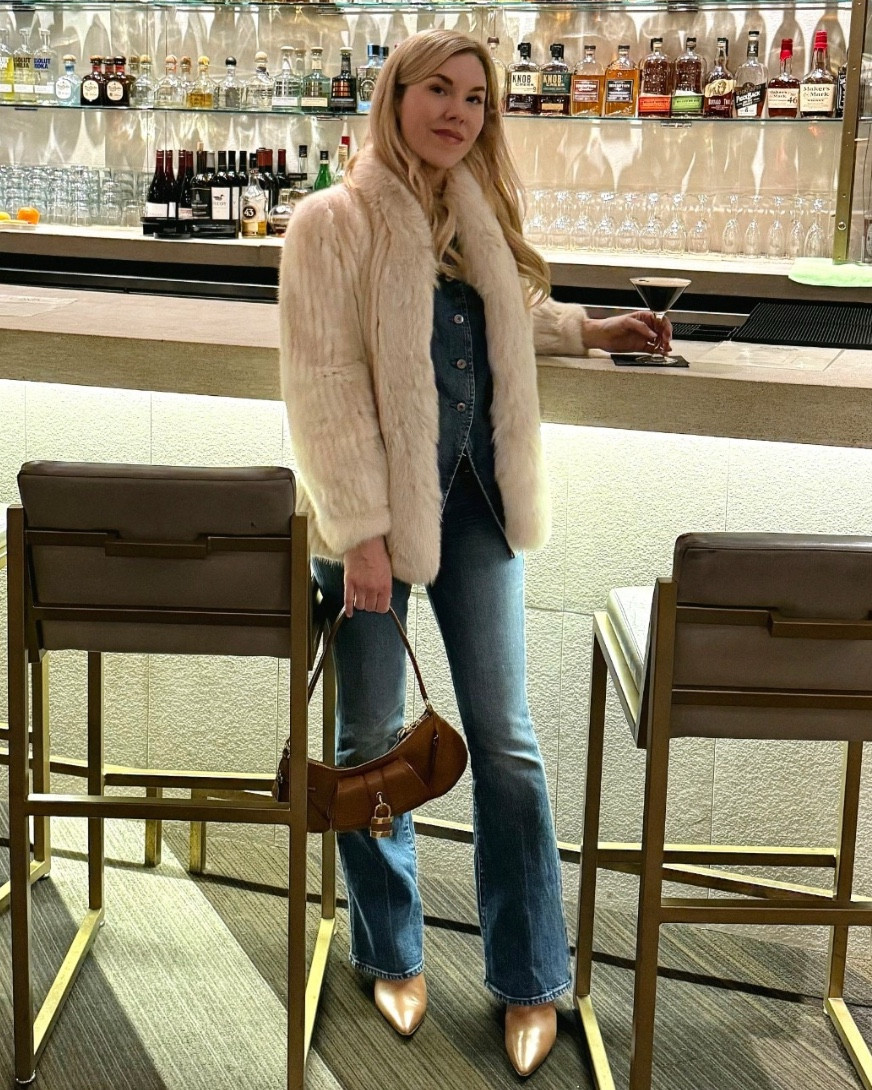 Apres ski outfit 
Mother jeans 
Flare jeans 
Chloe bag 
Chloe belt 

#LTKFindsUnder100 #LTKTravel