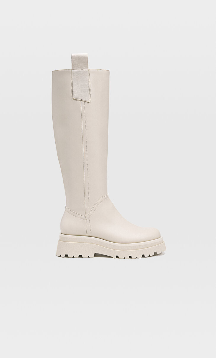 Flache Trendstiefel | Stradivarius DE