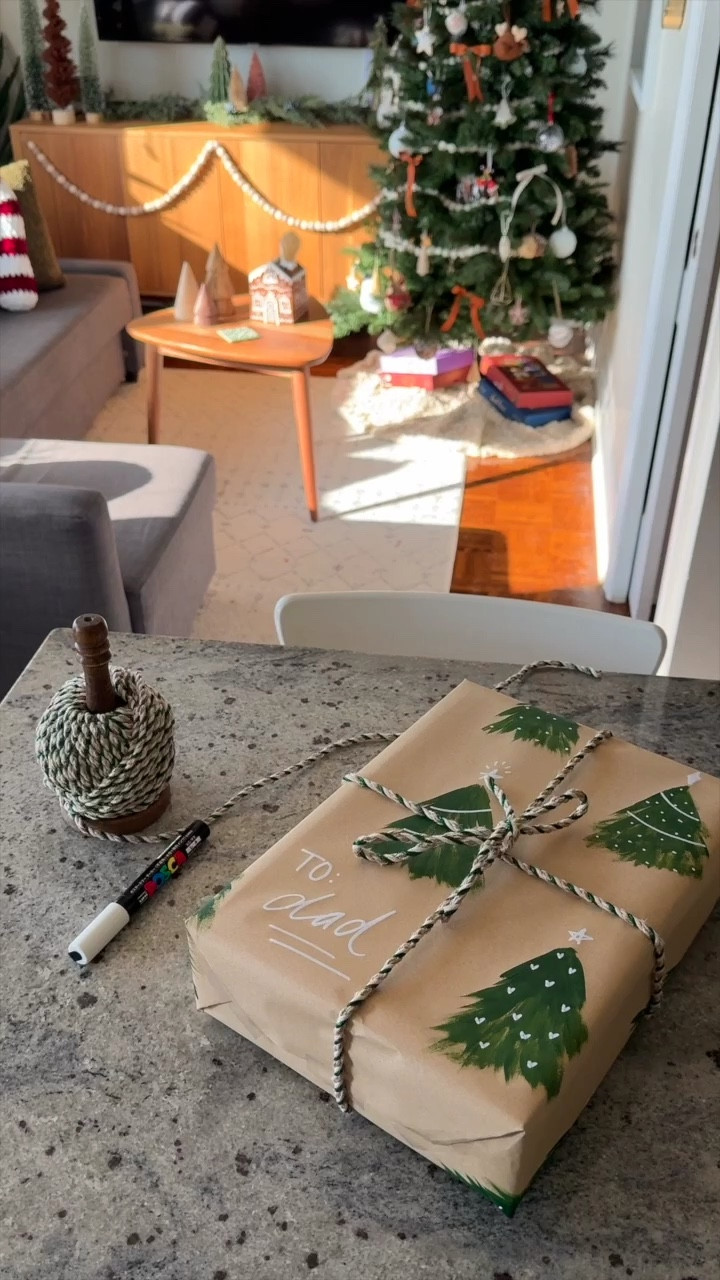 EASY DIY wrapping paper pattern!

#LTKFindsUnder50 #LTKGiftGuide #LTKHoliday