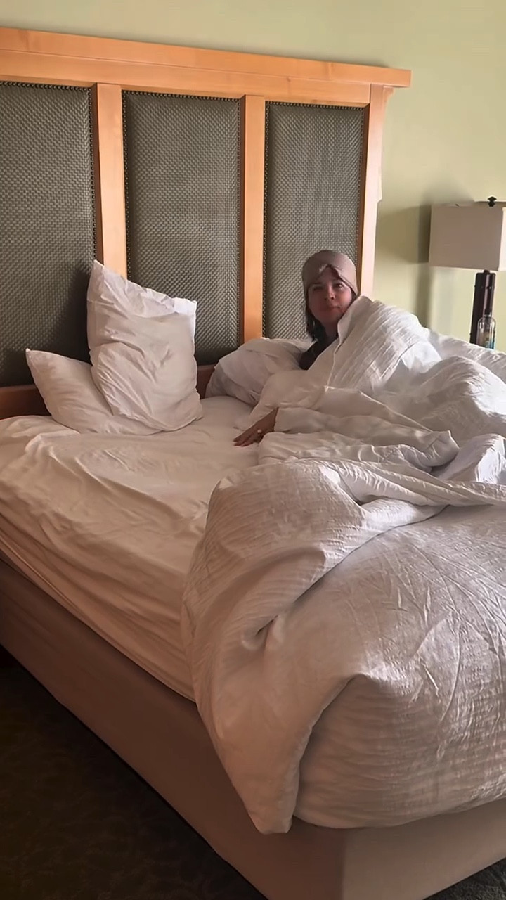 When snowboarding is life 😅 
.
.
#snowbording #theadventuresofkuzandsilv #funny #couplegoals

#LTKmorningroutine #LTKdayinmylife