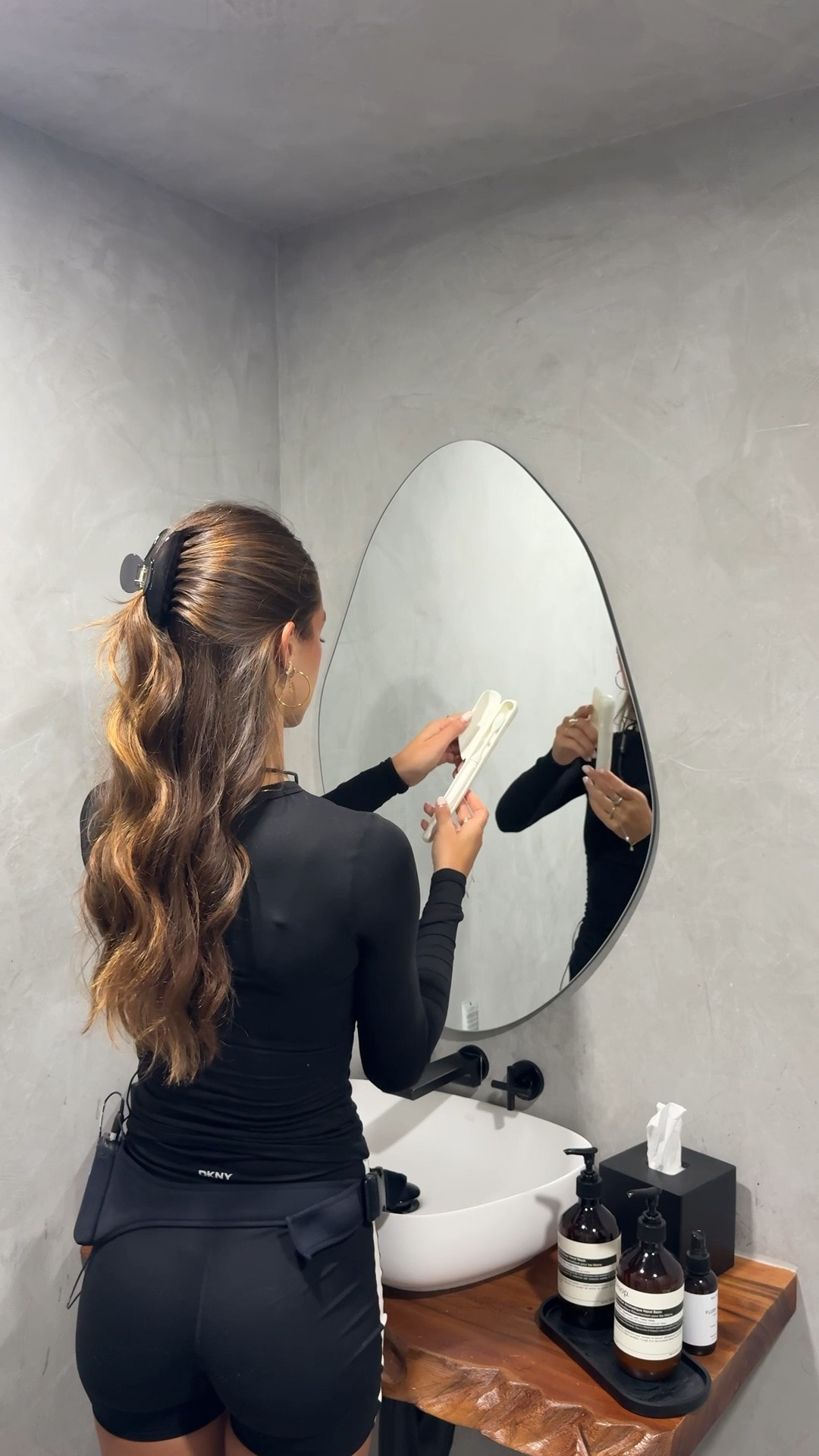 #ad the Philips One rechargeable toothbrush has become a must have in my work bag! Get yours at @Target on my @shop.ltk @philipssonicare #liketkit #PhilipsPartner #PhilipsSonicare #targetpartner