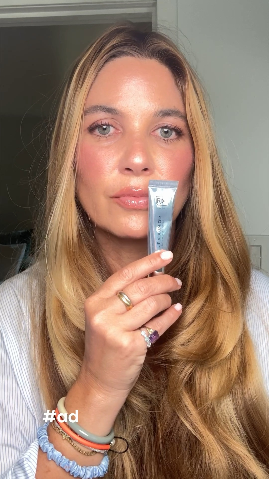  #AD Get instant volume and long lasting hydration with the RoC Lip Volumizer. The results are undeniable!
@target #roc_partner  #rocskincare  #skintok #TargetPartner #Target

#LTKBeauty