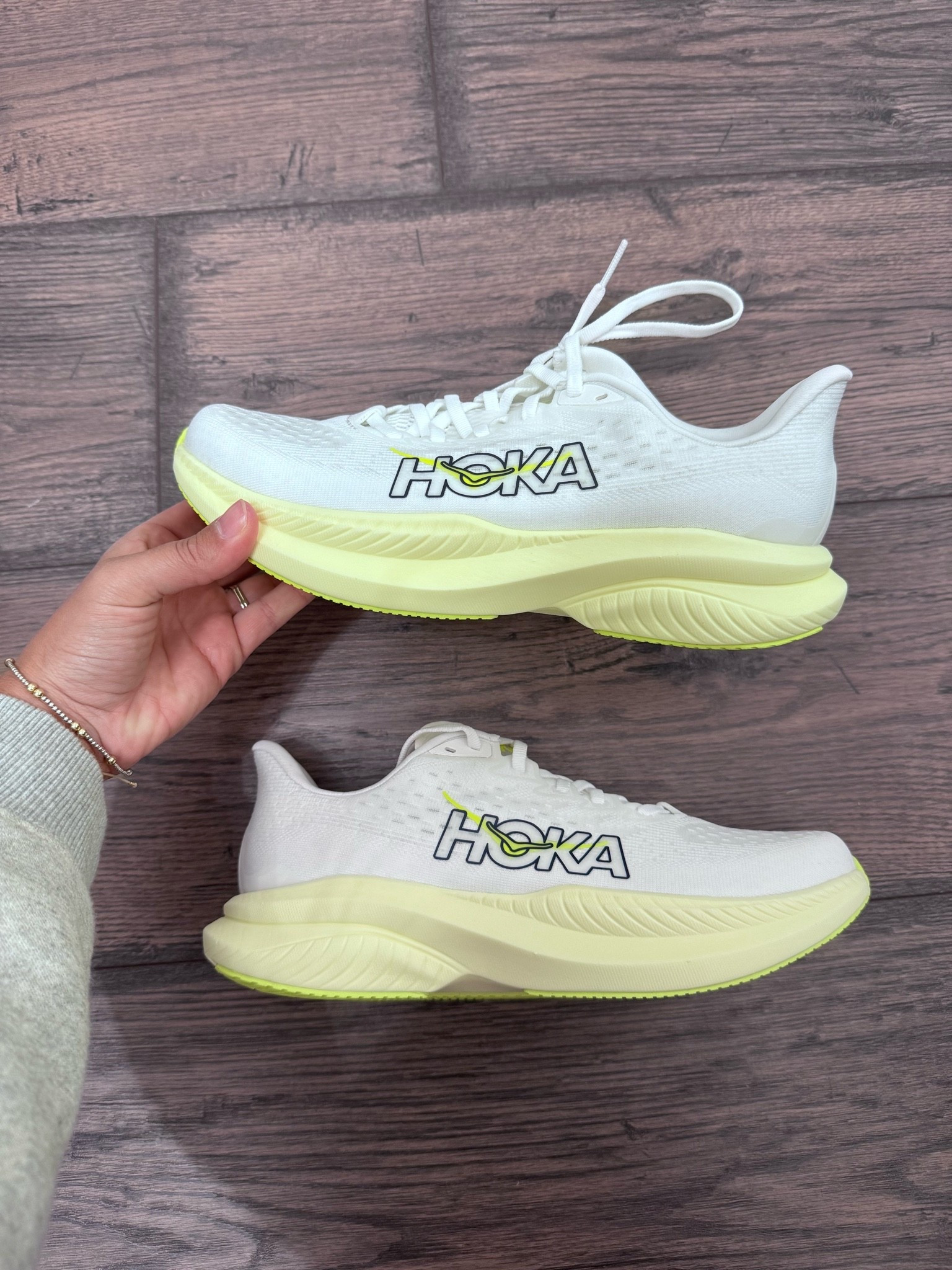 Hoka sneakers on sale

#LTKActive #LTKSeasonal #LTKSaleAlert