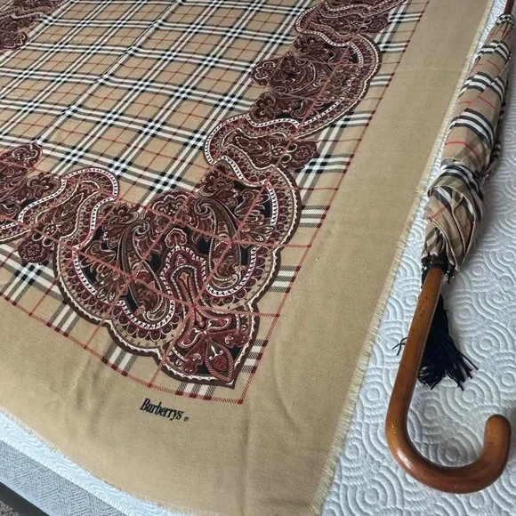 Burberrys Plaid and Paisley Scarf
53x53 | Poshmark
