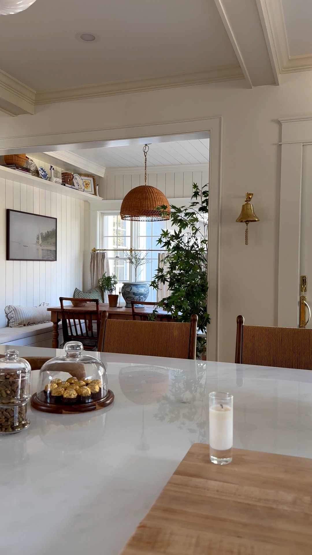 The most frequented point of view in the kitchen ✨  You can learn more about each decision, item detail AND shop the space! Simply comment SHOP and then check your messages 🤍