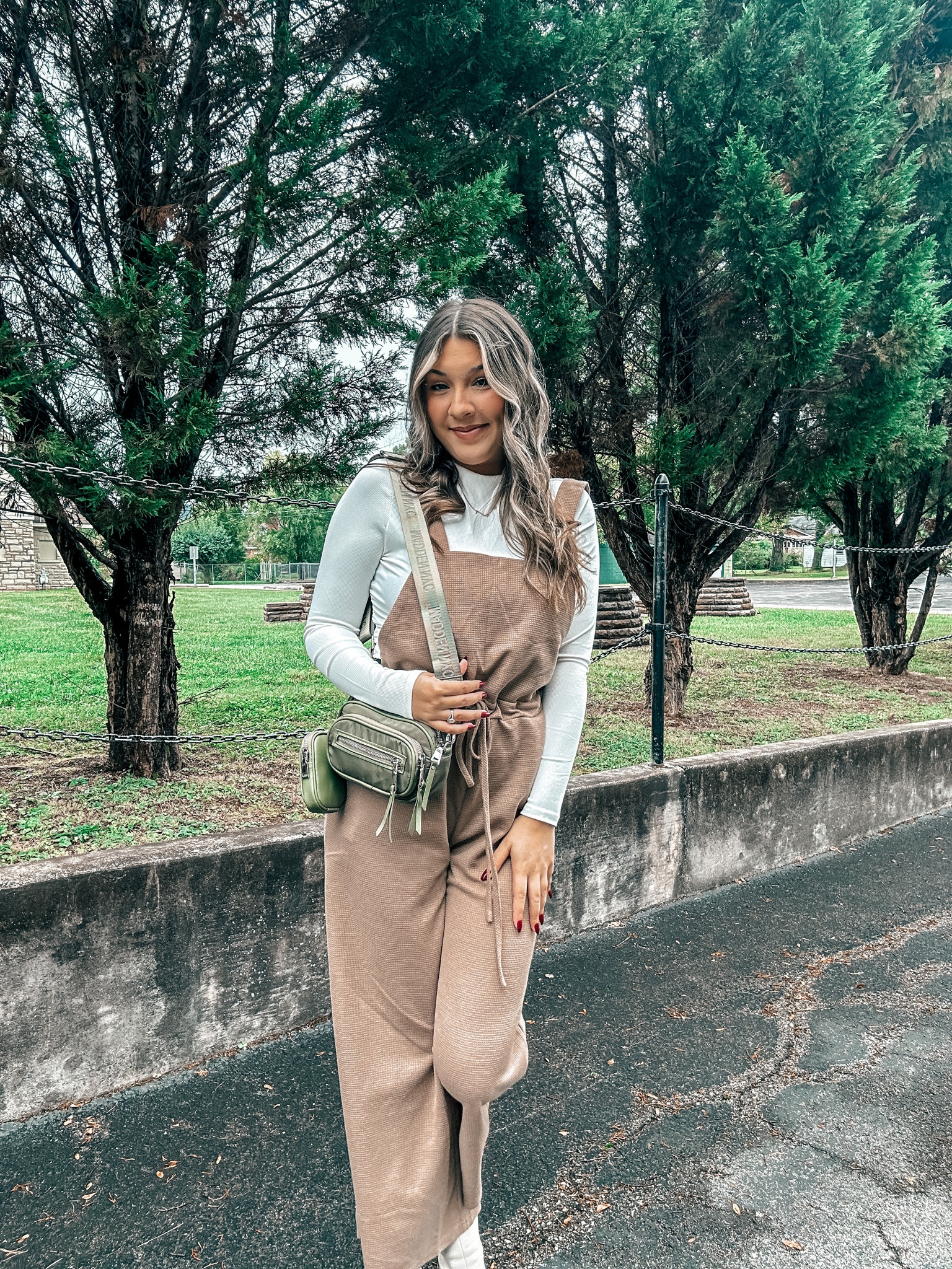Overalls, autumn overalls, fall outfit ideas, ootd 
