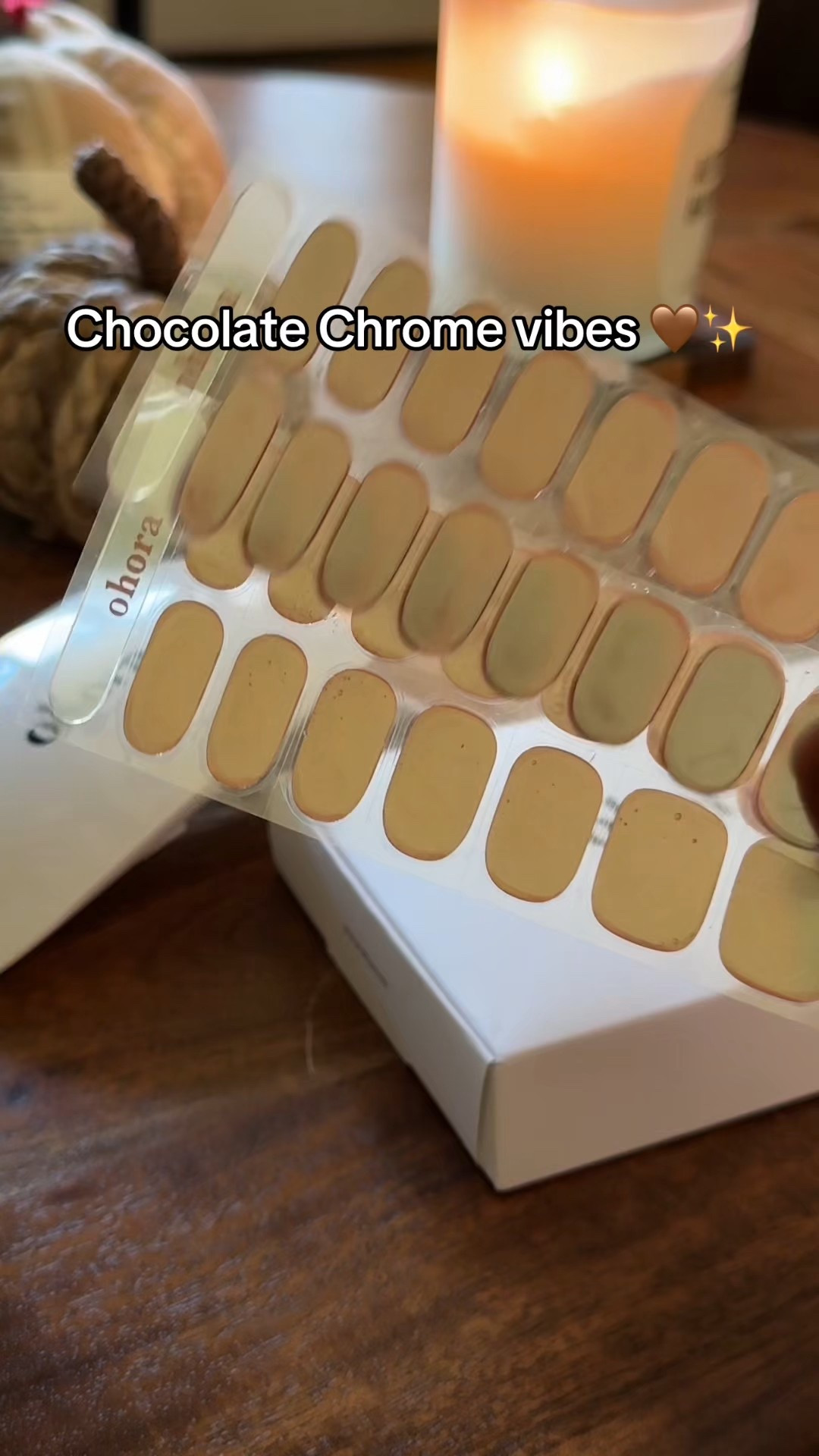 All the cozy vibes with my Chocolate Chrome Ohora nails! 🍫✨ Perfect for holiday parties, coffee runs, or just feeling extra festive 🎄💖

💅Get your Chocolate Chrome look here.