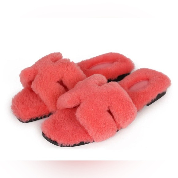 Hermes Pink Shearling Oran Sandal Size 38 | Poshmark