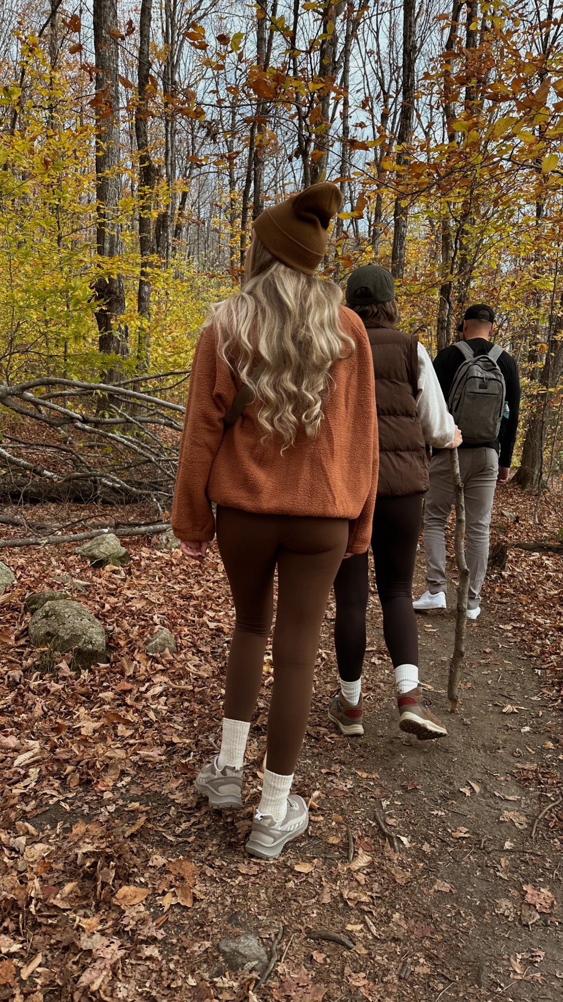 Hiking season fall outfit 🍁
Size medium in the fleece 
Size small in the leggings 


#LTKFindsUnder50 #LTKActive #LTKStyleTip