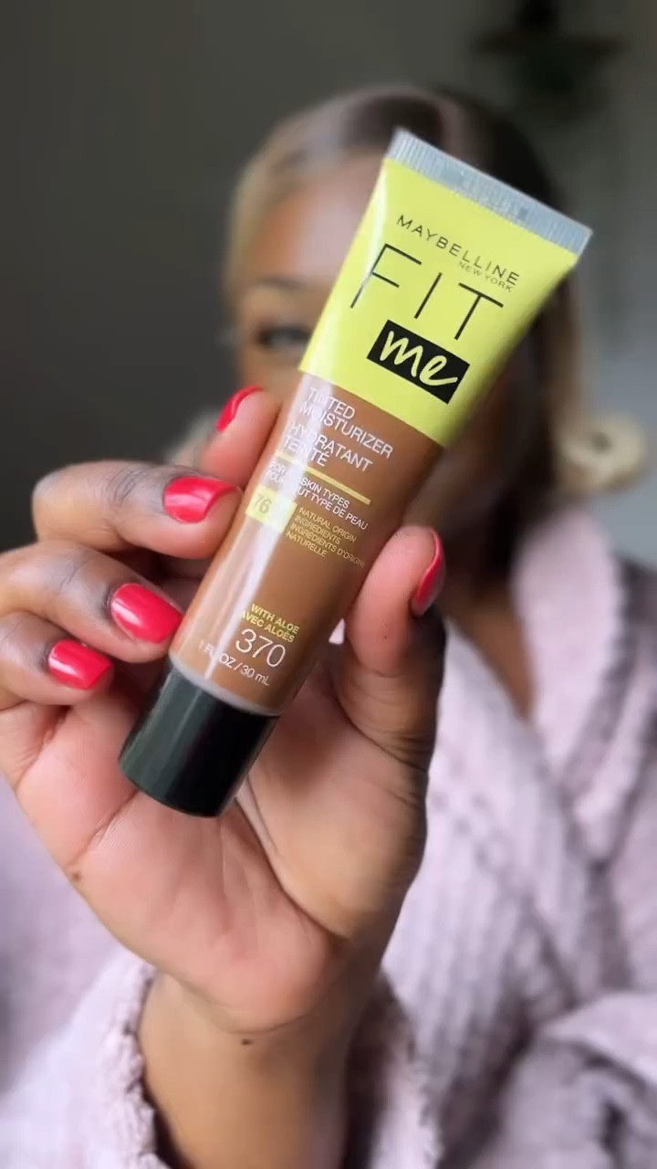 Let’s try a tinted moisturizer! 

I have never been a big fan of tinted moisturizers because they all seemed so sticky and messy to me. To be honest, I never really found the perfect shade either. Someone with oily/combination skin, I was just not feeling it. 

I recently found this one from @maybelline at @walmart and I feel this is going to be perfect for the summer. Andddd a little goes a longggg way. 

#makeup #maybelline #walmartfinds #makeupinspo #tintedmoisturizer

#LTKSaleAlert #LTKBeauty