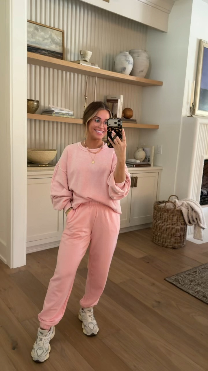 Linking my recent Aerie order I got last week in store! Wearing small in pullover + xs in joggers here 🤍 

Spring loungewear || Aerie Haul || Aerie loungewear || spring outfits 

#LTKSaleAlert #LTKootd #LTKSeasonal