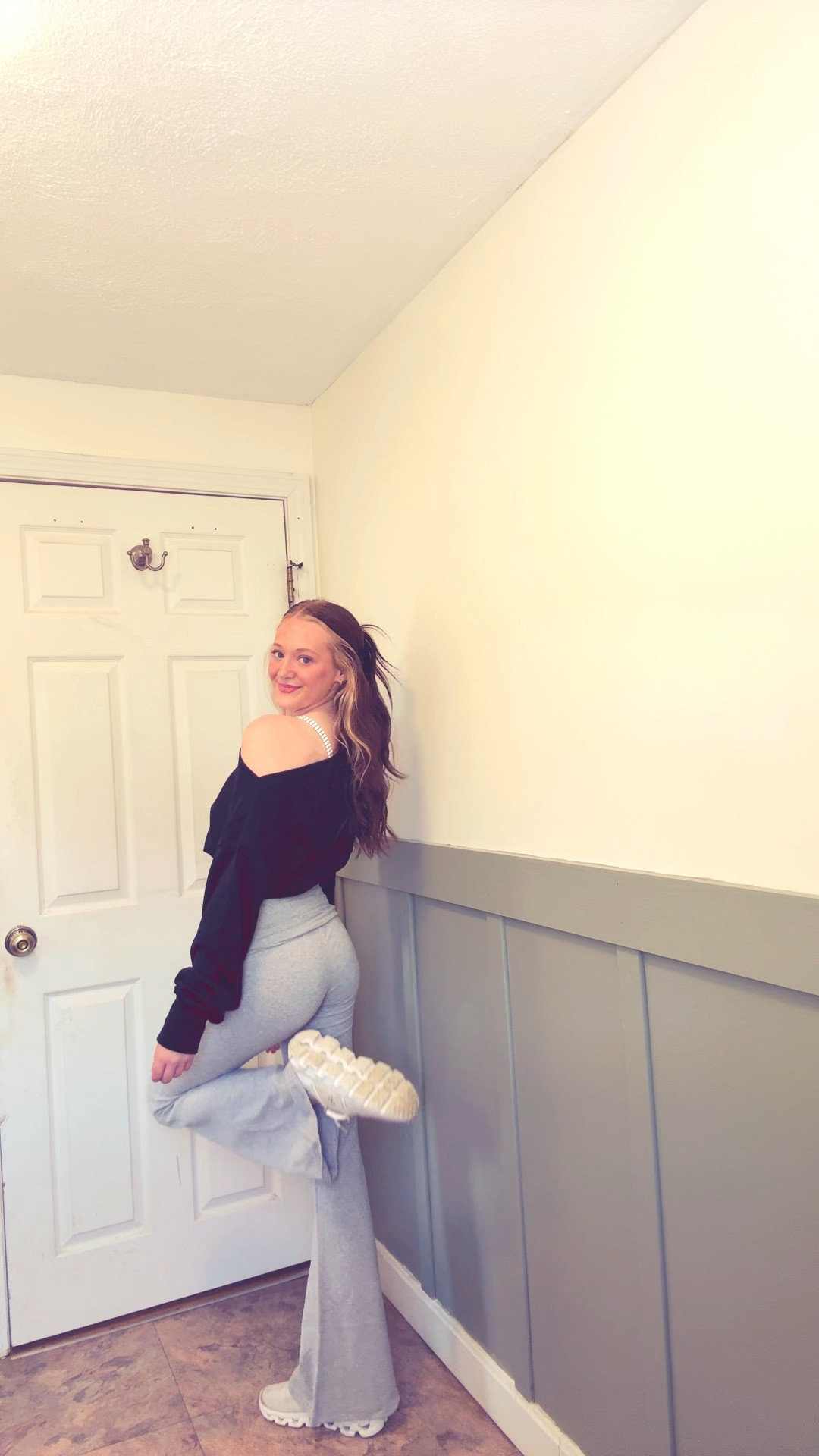 #OOTD #LTKStyleTip #LTKOutfitInspo #FoldoverFlarePants #Loungewear #CasualOutfit #EverydayFit

#LTKU #LTKootd #LTKgrwm